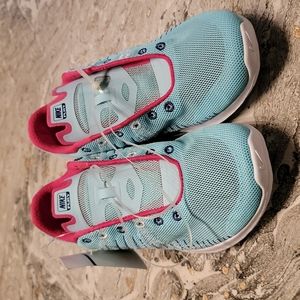 NIKE FLEX FURY GIRLS 4.5 YOUTH - TURQUOISE/PINK SILVER